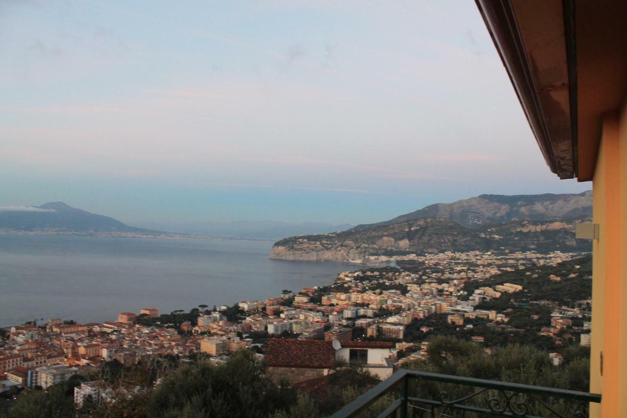 Casa Vacanze Chery Соренто Екстериор снимка